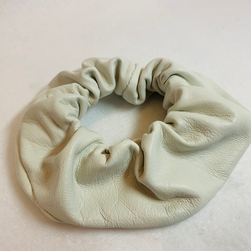 レザーシュシュ 0_eb995bab3efb91fa10e6b3502511