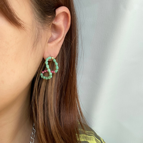 e.m.  クネクネしたピアス 金属アレルギー対応/ステンレス》アシメチェーン付ピアス | ear