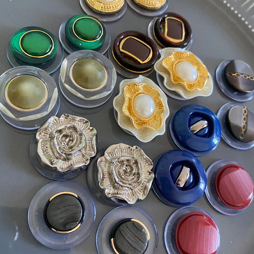 ハンドメイド☆ジャンクジャーナル(ボタンカボション)装飾　標本　観賞用 ハンドメイド☆ジャンクジャーナル(ボタンカボション)装飾標本観賞用