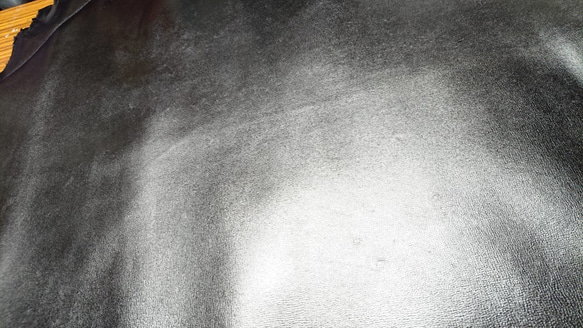 【ゴート革ハード(大) 黒１枚】規格外品　厚み0.9mm本革リアルレザー生地 3枚目の画像