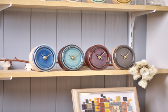 陶器と木の掛け置き時計　2WAY TILE WOOD CLOCK　青なまこ釉 6枚目の画像