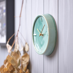 陶器の壁掛け時計　GLAZED CLOCK　ペールグリーン 2枚目の画像