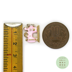 キラキラ☆ラインストーンのついたミシンの半立体エナメルチャームM（ベビーピンク/ゴールド）2個セット #CER-0025 4枚目の画像