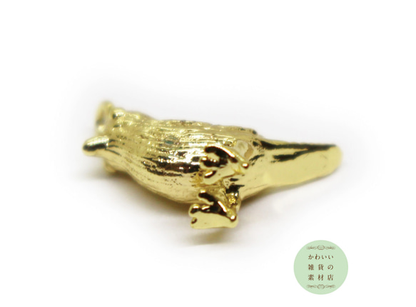 真鍮製の小鳥（雀/スズメ）の立体チャーム（ゴールド/18金メッキ/18KGP）#C-0105 4枚目の画像