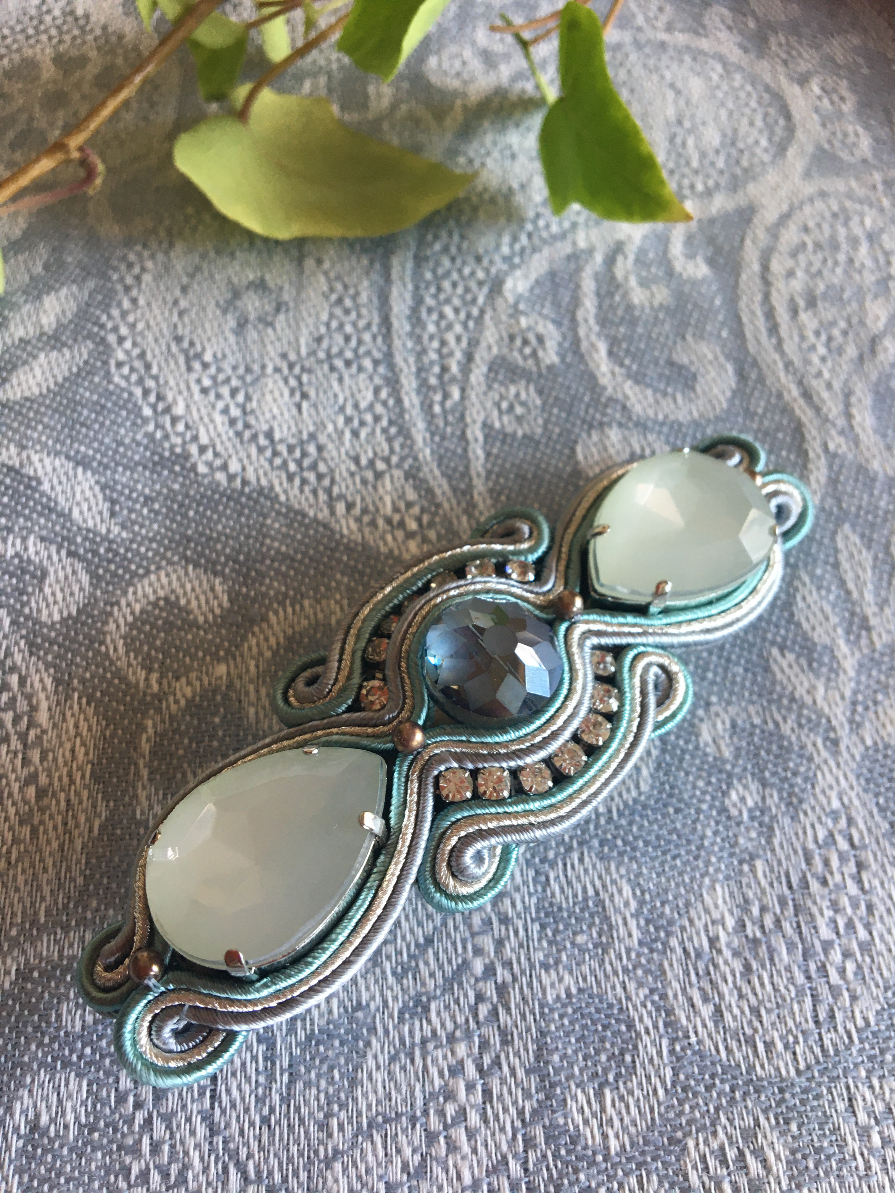 ソウタシエのコバルトブルーバレッタ