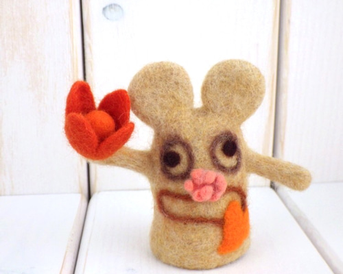 指人形やブローチになる小さい羊毛フェルトの置物(ホオズキ) 羊毛