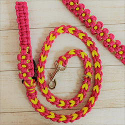 花飾り付き犬用リード（ピンクフラワー）首輪とお揃いパラコードリード