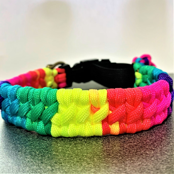 長さ調整付き犬用首輪（レインボー）中型犬～大型犬にお勧めパラコード
