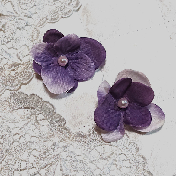 パープル紫陽花のピアス(樹脂製パーツ使用) 2枚目の画像