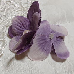 パープル紫陽花のピアス(樹脂製パーツ使用) 3枚目の画像