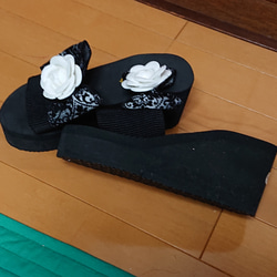 ベロア黒ダマスクと白カメリアの靴クリップ 3枚目の画像