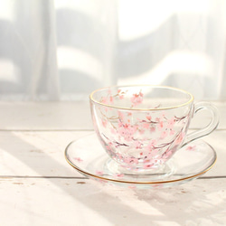 桜のガラスティーカップ＆ソーサー 1枚目の画像