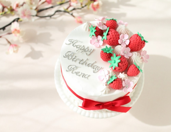 桜と苺のバースデーケーキ（メッセージ入り） 1枚目の画像