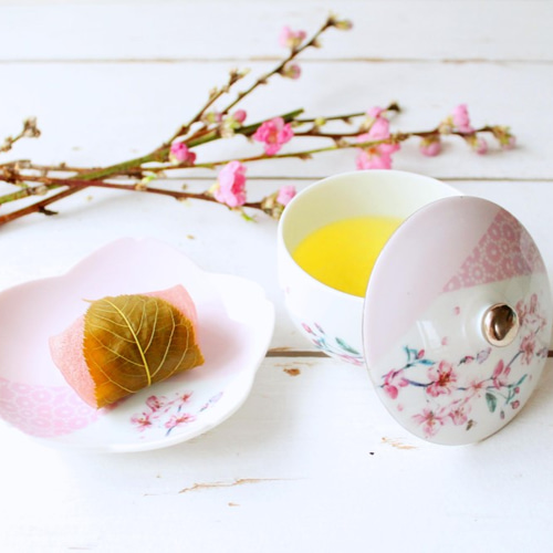 桜の蓋付き湯呑と小皿セット 湯呑み Regal Lily 通販 5471137