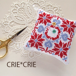 クロスステッチのピンクッションキットCRIE*CRIE　No.603 1枚目の画像