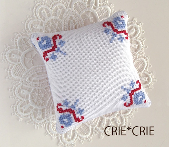 クロスステッチのピンクッションキットCRIE*CRIE　No.603 2枚目の画像