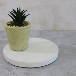 丸型小物トレイ「ホワイト」Ｗ175㎜×D175㎜ 厚16㎜小物置き 植物鉢台 アクセサリートレイ 2枚目の画像
