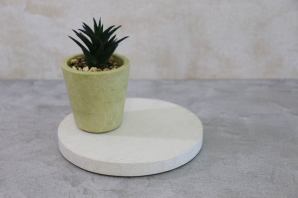 丸型小物トレイ「ホワイト」Ｗ175㎜×D175㎜ 厚16㎜小物置き 植物鉢台 アクセサリートレイ 2枚目の画像