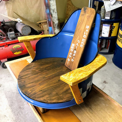 スチール（鉄）製座椅子（青色）夏にクールでヒンヤリ　想像以上の座り心地ドラム缶リメイク家具 2枚目の画像