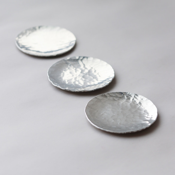 鎚目模様のアルミ豆皿　3枚組 2枚目の画像