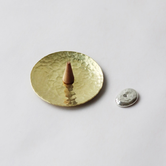 鎚目模様の真鍮豆皿 [　満月豆皿　] 9枚目の画像