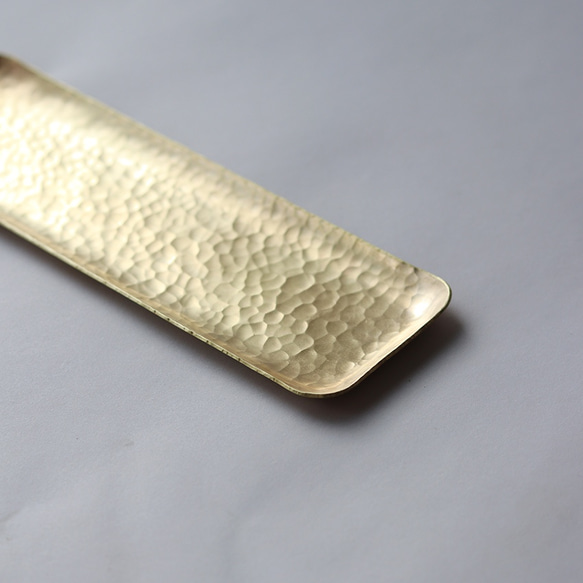 鎚目模様のおしぼり皿　小（真鍮素地） 2枚目の画像