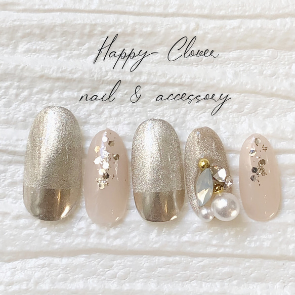 大きめビジューのベージュマグネットネイル ジェルネイルチップ ネイル  