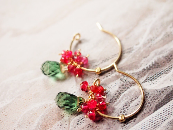 綠水晶×紅色尖晶石 環狀耳環 第2張的照片
