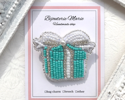 USAアンティーク　ビーズブローチ&ブレスセット ホワイトの扇子ブローチ ビーズ刺繍 ブローチの通販 by soju