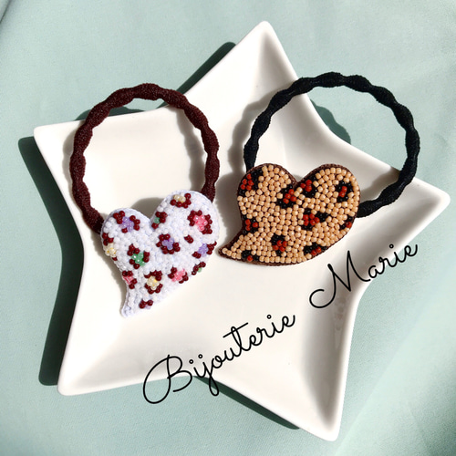 ビーズ刺繍 ✳︎ヒョウ柄ハートのヘアゴム・ベージュ