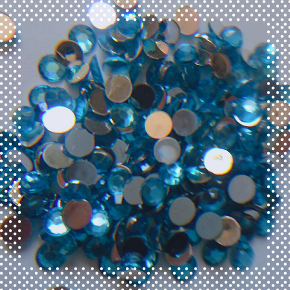 ダイヤカット 3mm 約2500粒 ライトブルー 1枚目の画像
