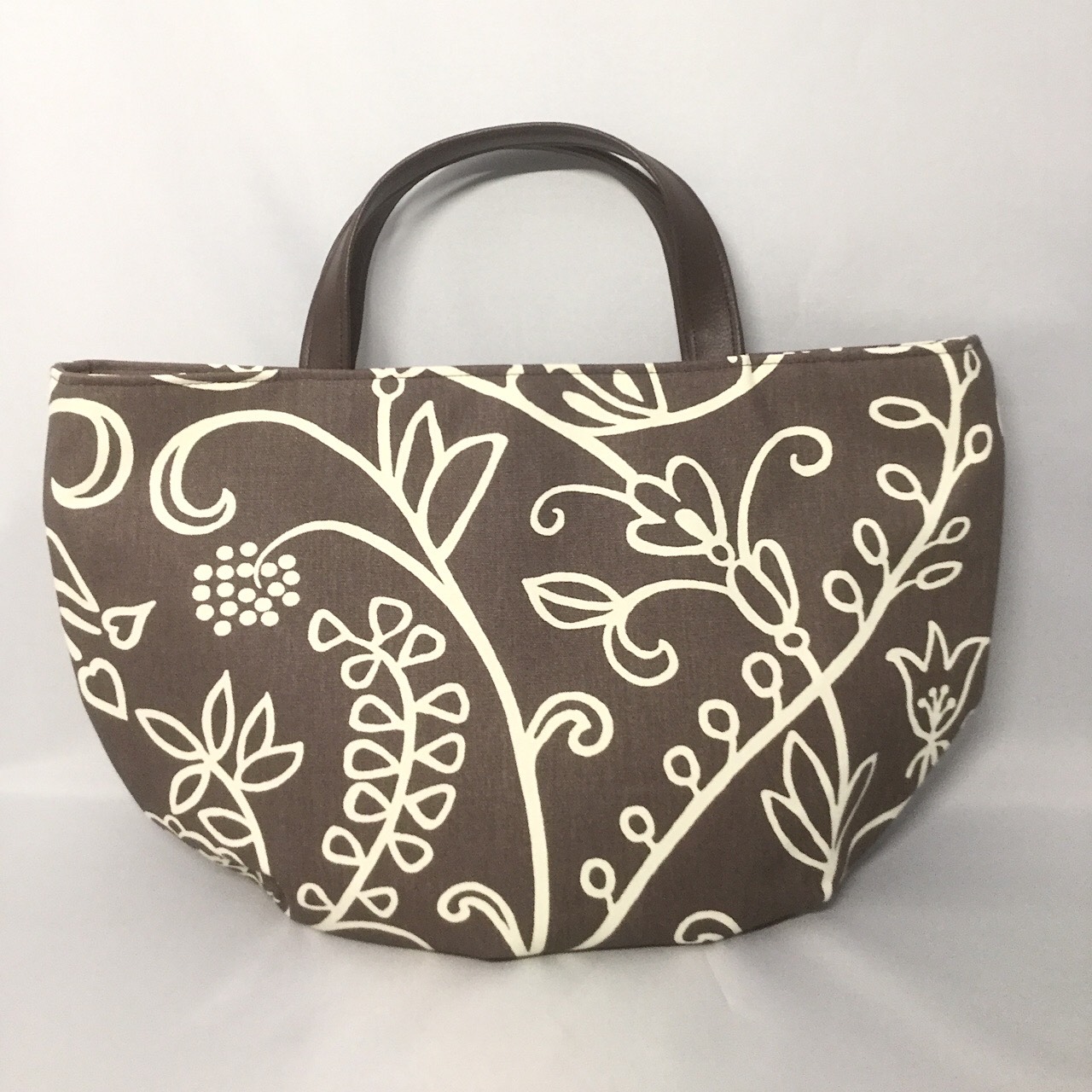 ぽっこり半円トート　ブラウン x ホワイトフラワー