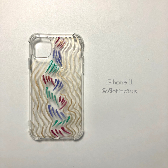 iPhone11ケース❃ハンドメイド 1枚目の画像