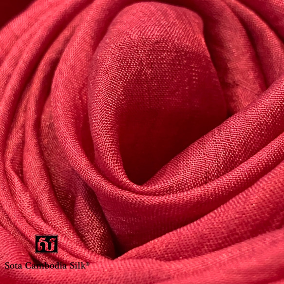 スカーフ　ホワイトデー　シルクスカーフ　レッド　赤　カンボジアシルク シルク　ソウタカンボ　スカーフ　レッド　 3枚目の画像
