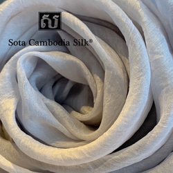 スカーフ　ホワイトデー　シルクスカーフ　軽いスカーフ　クリスマスプレゼント　カンボジアシルク　ソウタカンボジアシルク 2枚目の画像