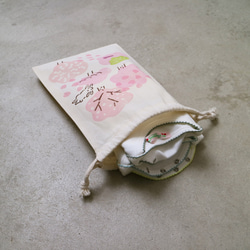 【 巾着（小）】桜並木に桜もち / ブロックプリント 3枚目の画像
