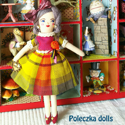 ドールチャーム／Poleczka dolls ／ ポレチュカドールズ＊大きなチェック柄のワンピース、青い目ののっぽさん 1枚目の画像