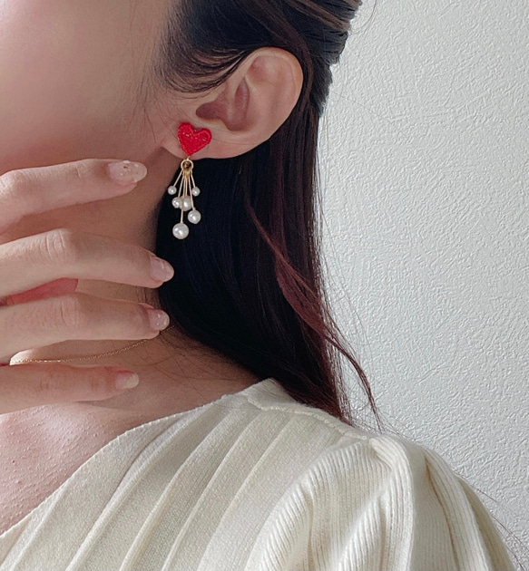 刺繍のハートとパールのピアス・イヤリング イヤリング