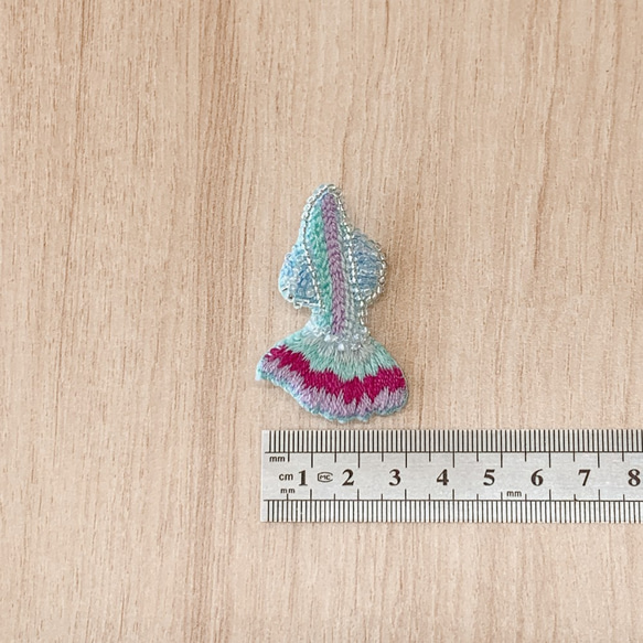 グッピーの刺繍ブローチ 3枚目の画像