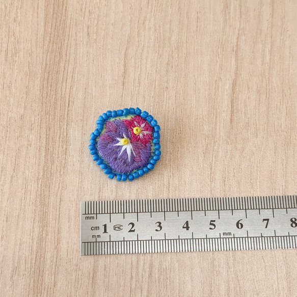 紫陽花の刺繍ブローチ 3枚目の画像