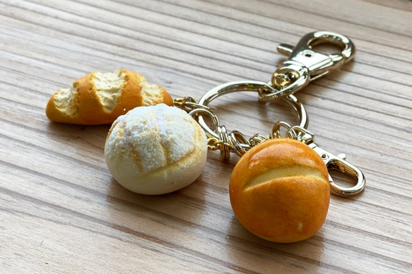 焼き立てパンキーホルダー キーホルダー ミライク・カラ 通販 9673540