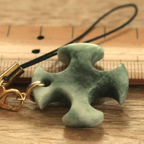 糸魚川翡翠ストラップ仕様 楽天市場】糸魚川翡翠ストラップ S01411 元粋 作 糸魚川 ひすい