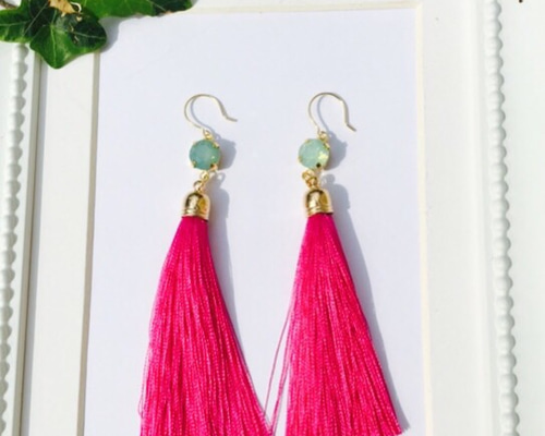 派手なタッセルピアス【イヤリングに変更可能】 ピアス（フック 