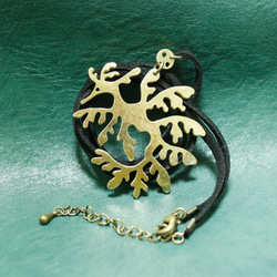 リーフィーシードラゴン　ネックレス　真鍮 5枚目の画像