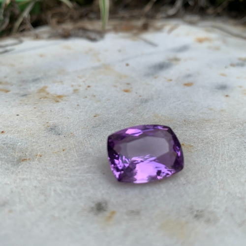 大きな天然アメジストクッションカットルース13.45ct アメジスト、美しいナチュラル、ミックスクッションカット14.83