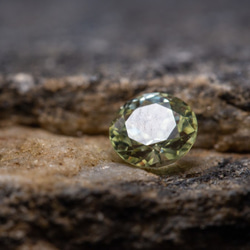 クリソベリルルース クリソベリルライトグリーン 1.20カラットの超希少天然宝石 スリランカ原産 1枚目の画像