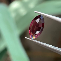 ガーネットルース 赤 美しい1.16カラット ナベットカット 天然宝石 スリランカ原産 7枚目の画像