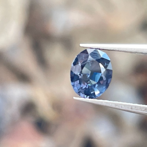 スピネルルース ブルースピネル 0.92カラット 美しいオーバル