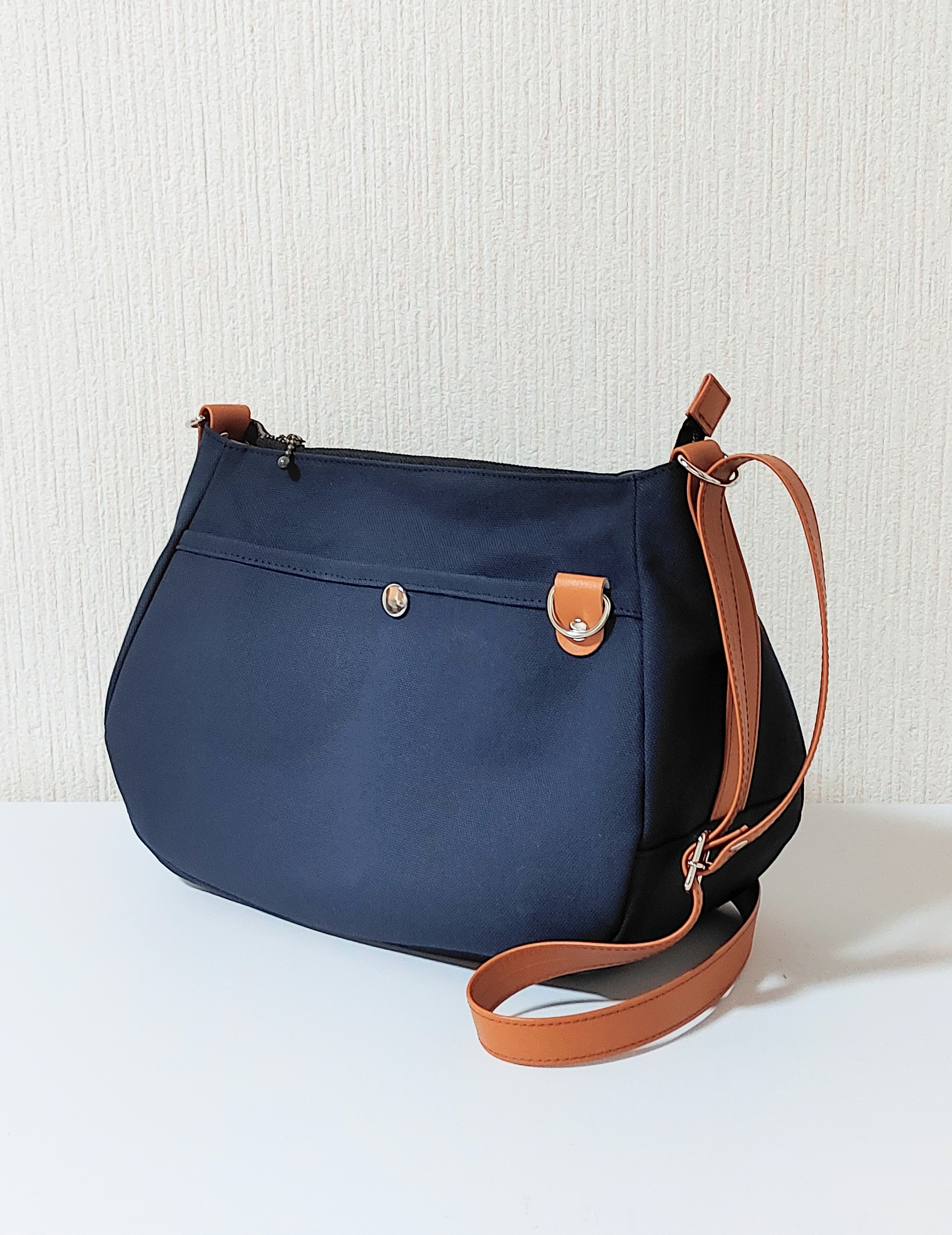 ♡専用♡ マチ広ふりるバッグ マチ付きポーチ ショルダー紐