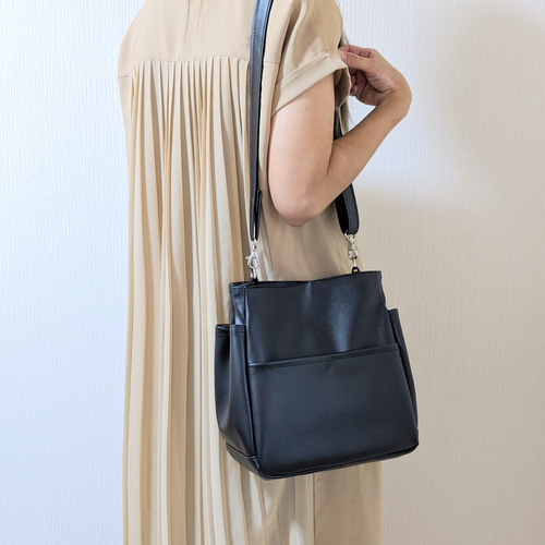 みる　様　ご購入用　その3 黒レザー バッグ 内ポケット付き ポケットいっぱい ショルダーバッグM（ブラックpvcレザー） ショルダー